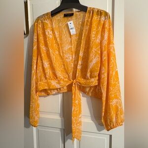 Lane Bryant Yellow Orange Floral Pattern Cropped Tie Front Blouse 22/24